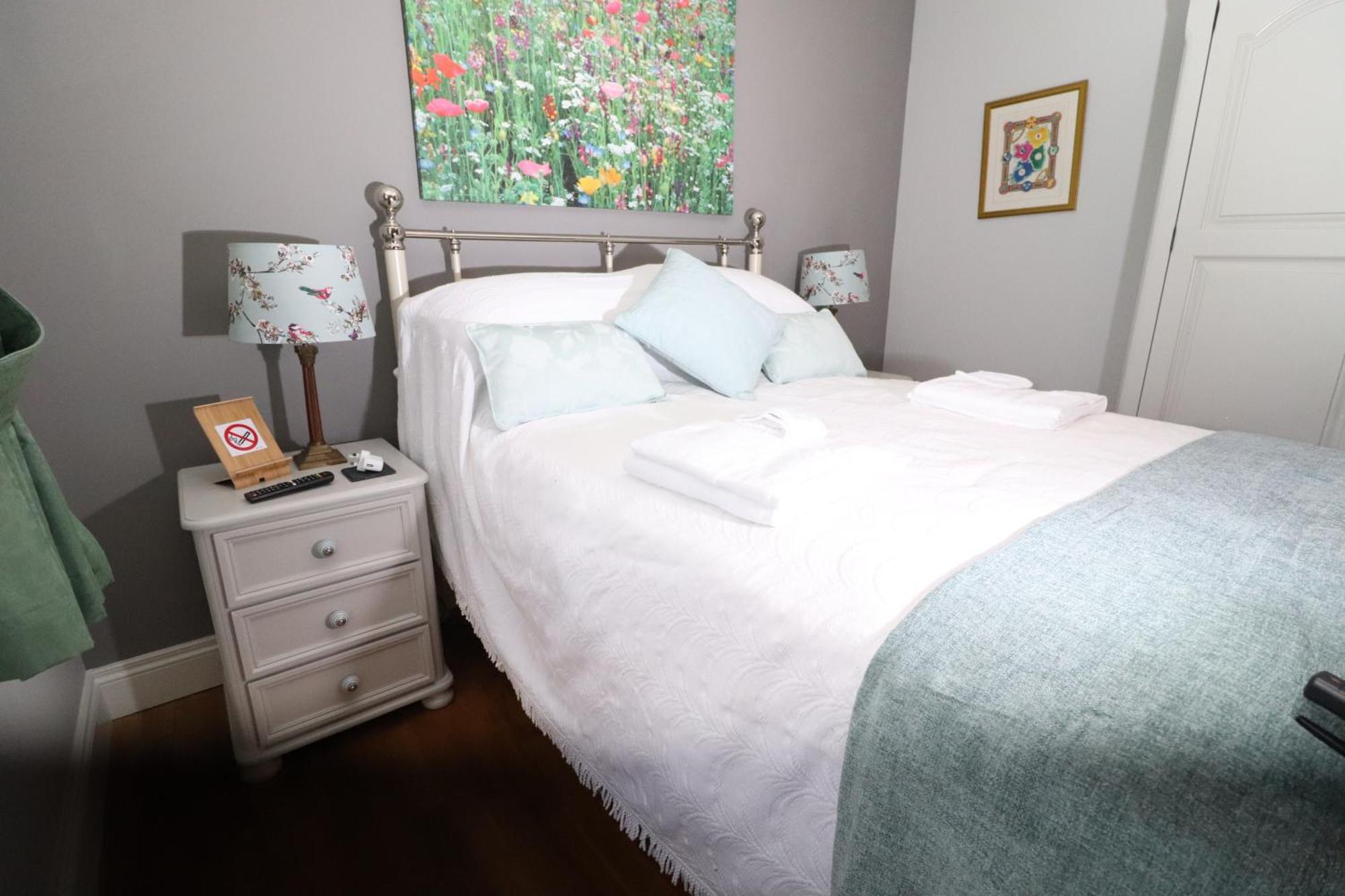 Mossvale Lodge Country House Bed And Breakfast 安特里姆 外观 照片